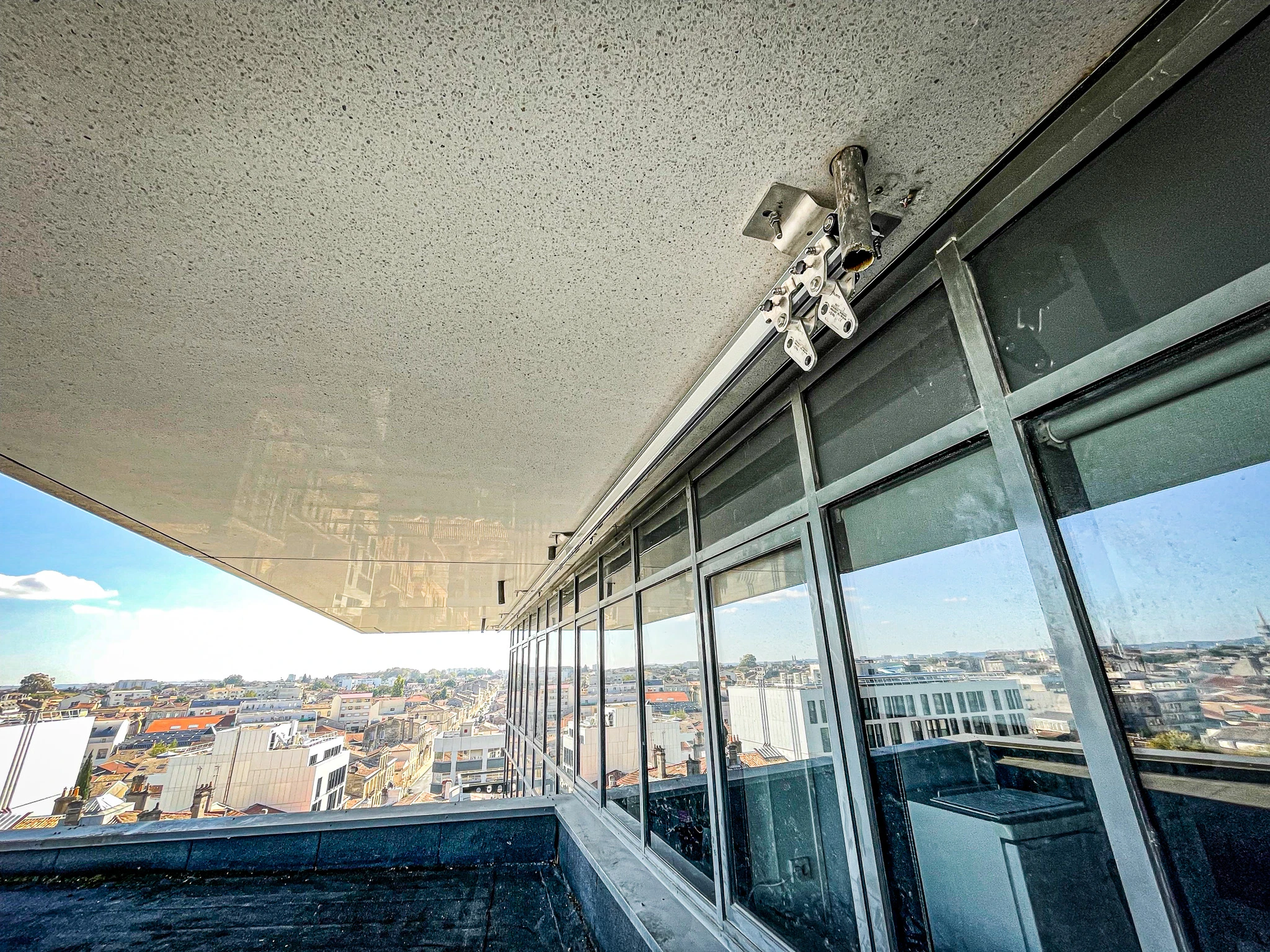 Intervention de cordistes MS Access pour comme sur des rails chez SE3M à Bordeaux (bâtiment) – 3